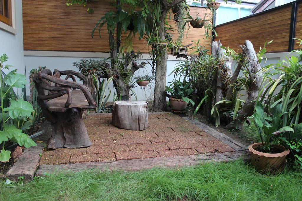 Tree Home Plus Накхон Си Тамарат Екстериор снимка