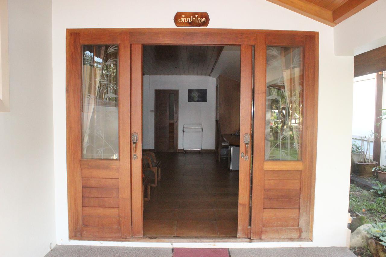 Tree Home Plus Накхон Си Тамарат Екстериор снимка