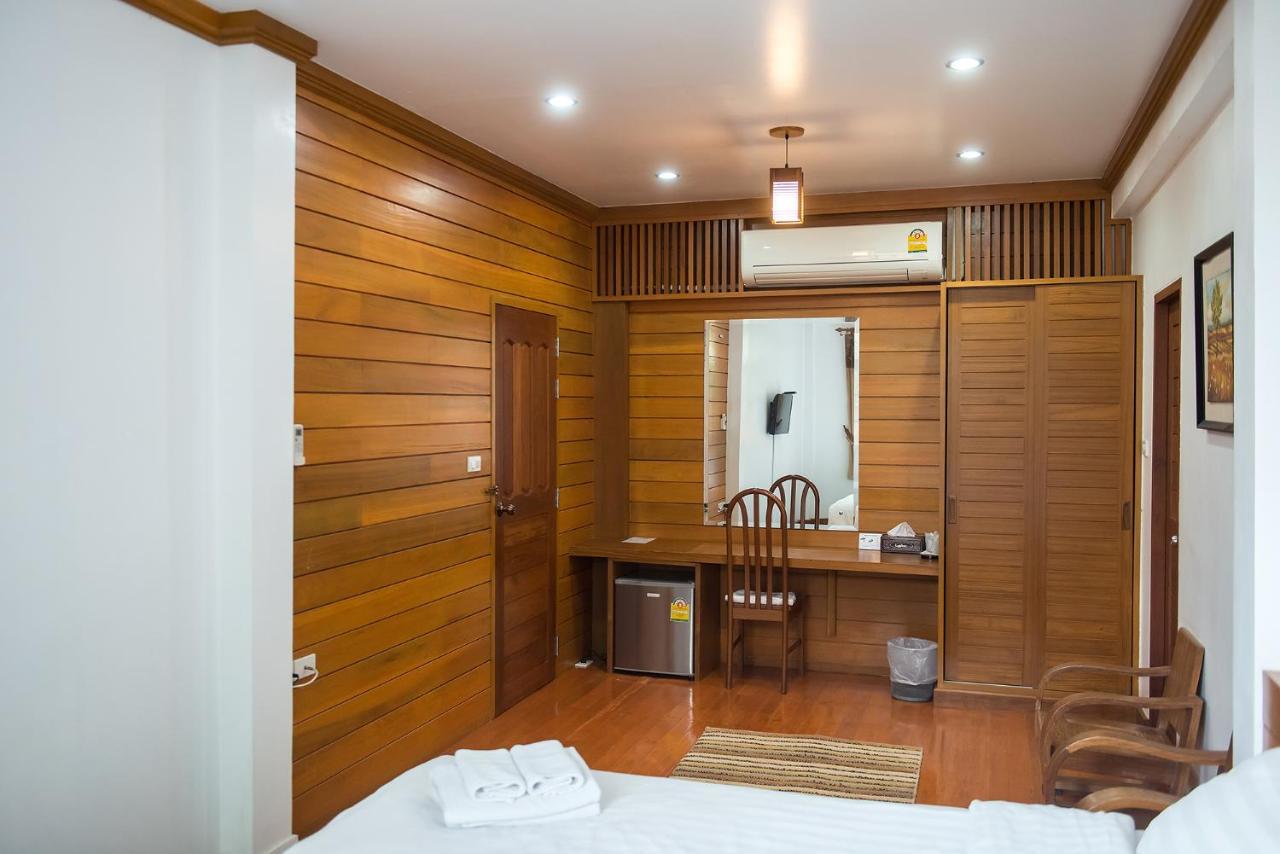 Tree Home Plus Накхон Си Тамарат Екстериор снимка